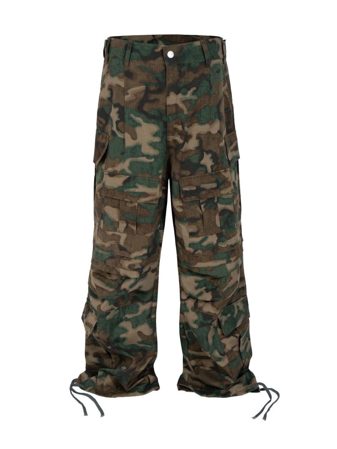 Designed for outdoor enthusiasts, these men's camouflage cargo jeans feature multiple pockets for added convenience and functionality while on the go. Created with high-quality materials, they are both durable and comfortable, making them an essential choice for any adventurous man.